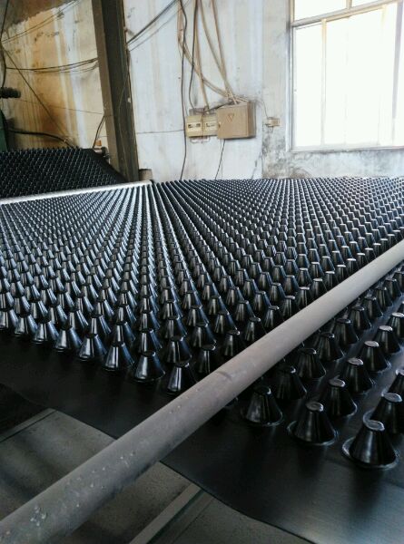 排水板http://m.zegata.com/